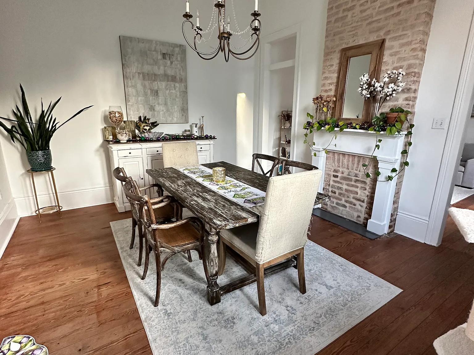 2 bed, 1300 sqft, $2,400 — Photo 4