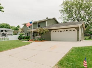 1621 Butler Dr, Waukesha, WI 53186