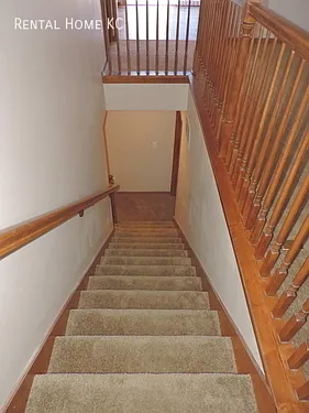 7402 Hedge Lane Ter — Photo 11