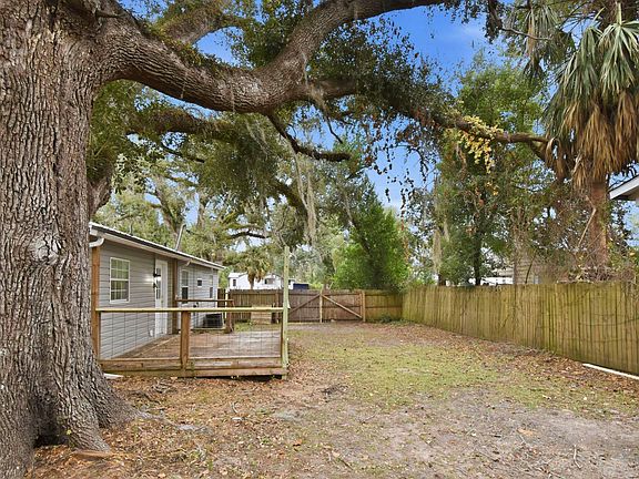 3rd image of 401 W Ash St