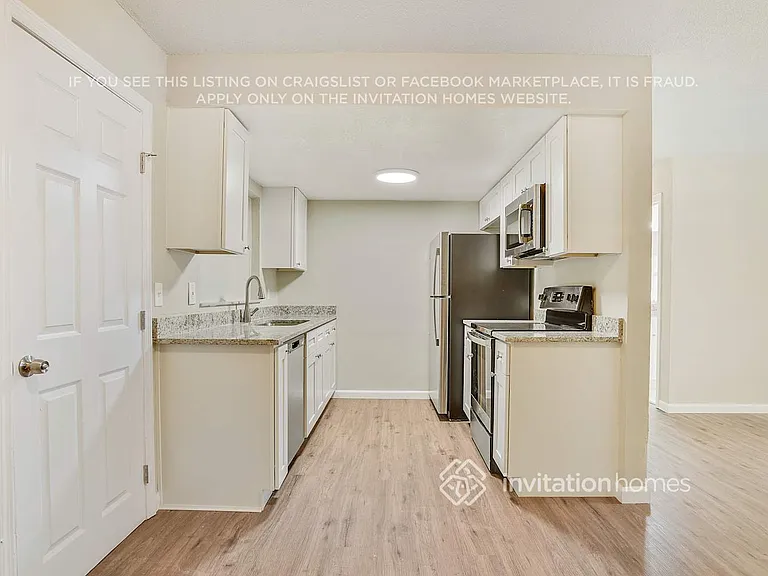 4033 Castlegate Dr — Photo 5