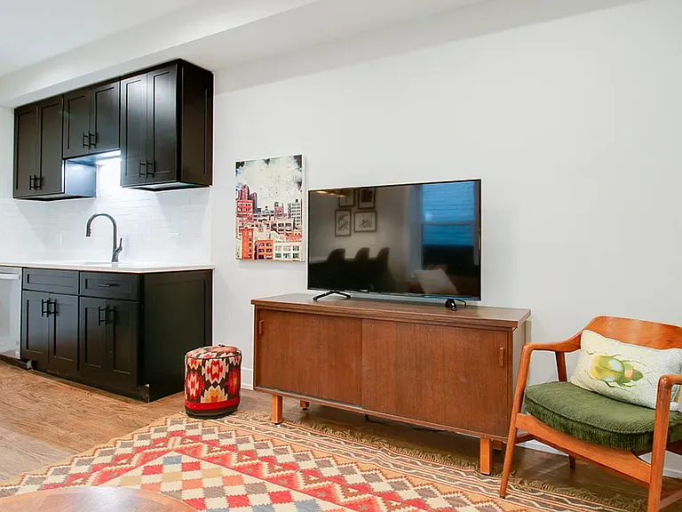 3119 N Haussen Ct #3 — Photo 7