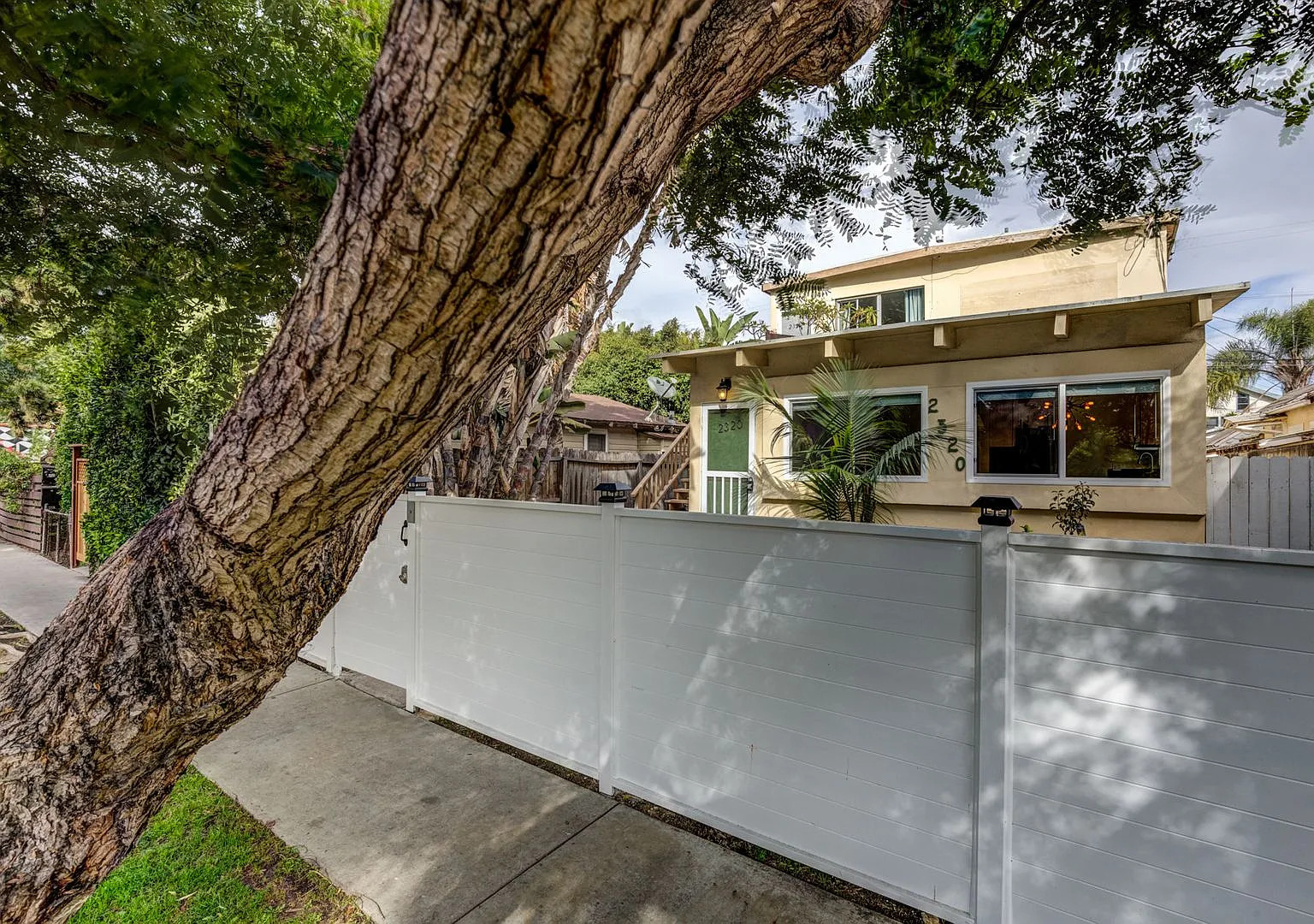 Ocean Avenue Duplex — Photo 3