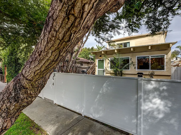 Ocean Avenue Duplex — Photo 3