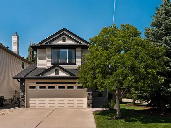 36 E Cranfield Mnr SE, Calgary, AB T3M 1K6