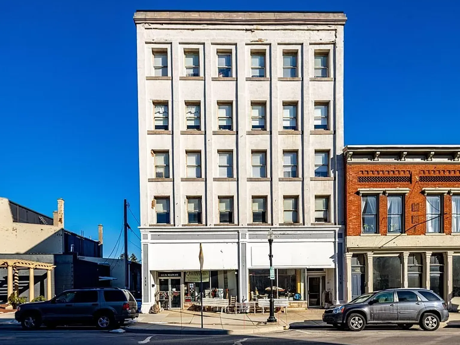 1 bed, 1.0 bath, 375 sqft, $850 — Photo 2