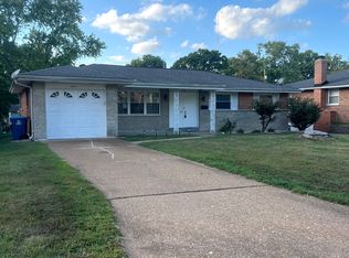 2231 Rosegarden Dr, Saint Louis, MO 63125