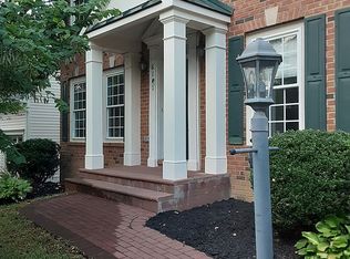 6141 Deer Ridge Trl, Springfield, VA 22150