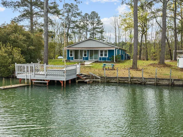 4015 Canal St, Linden, NC 28356