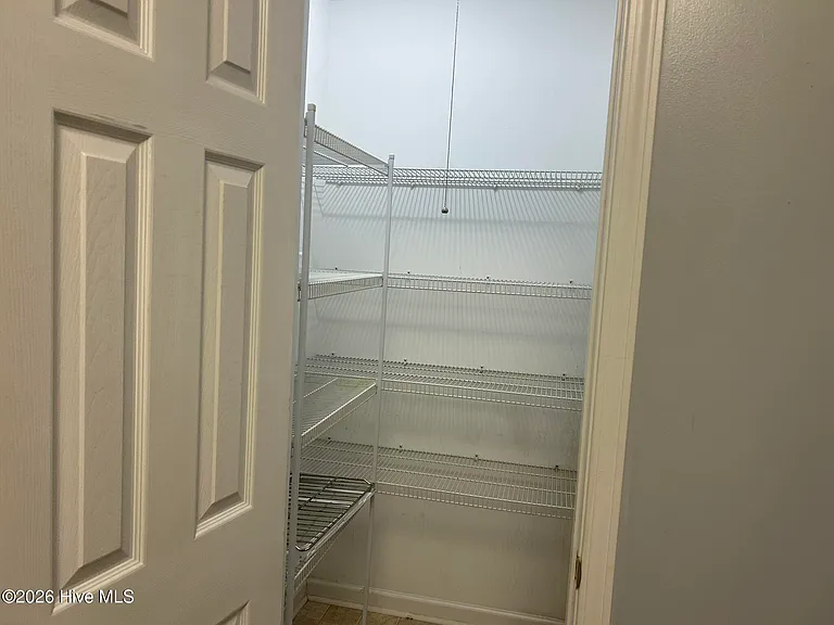 212 W Woodbine Ter — Photo 11