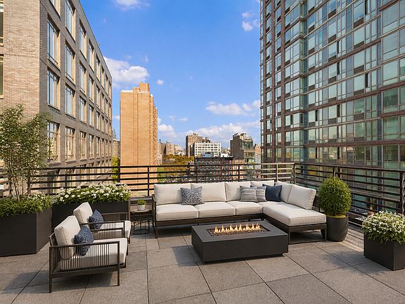 3rd image of 179 Ludlow St #Penthouse