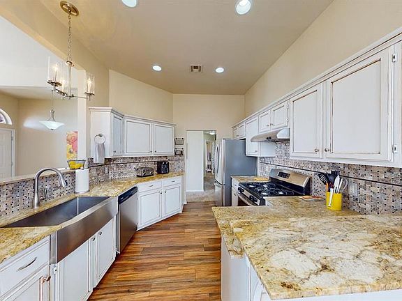3rd image of 6629 NW 123rd St