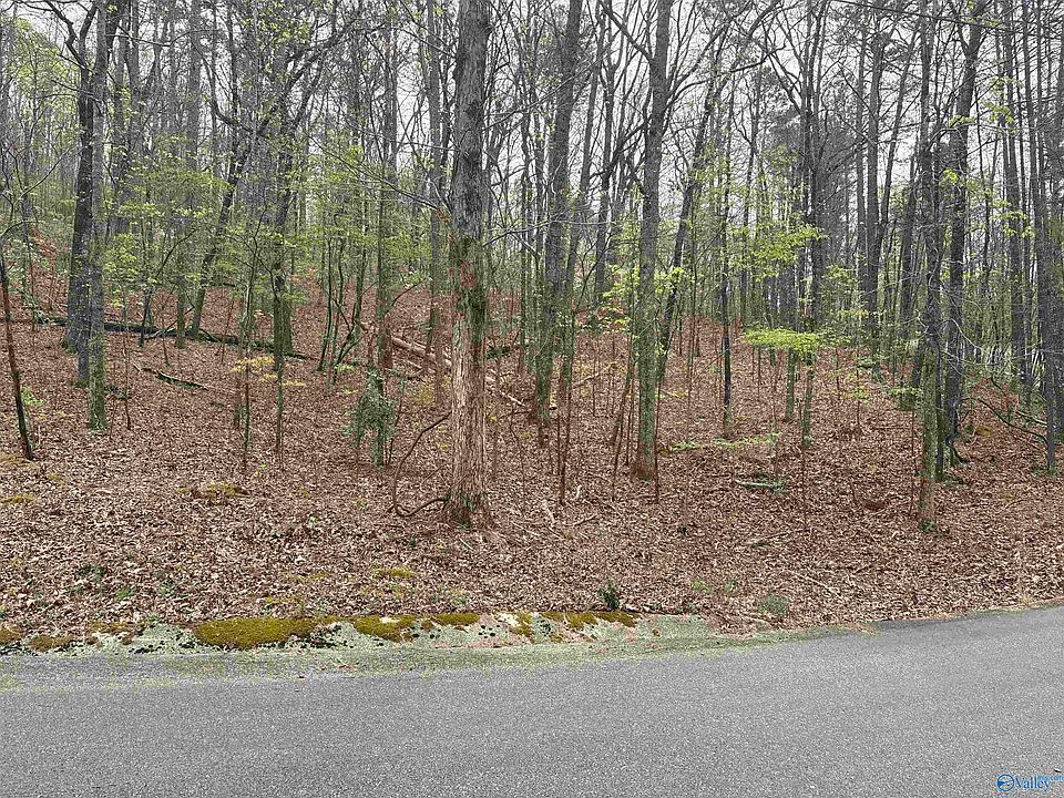 1st image of 4 Greenbriar Rd
