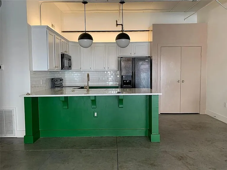 806 Marcus St SE #17 — Photo 3