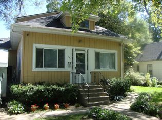 365 Silver St, Elgin, IL 60123