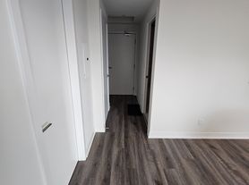 15 Ellerslie Ave