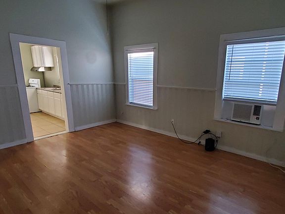 5th image of 712 Marshall St #A