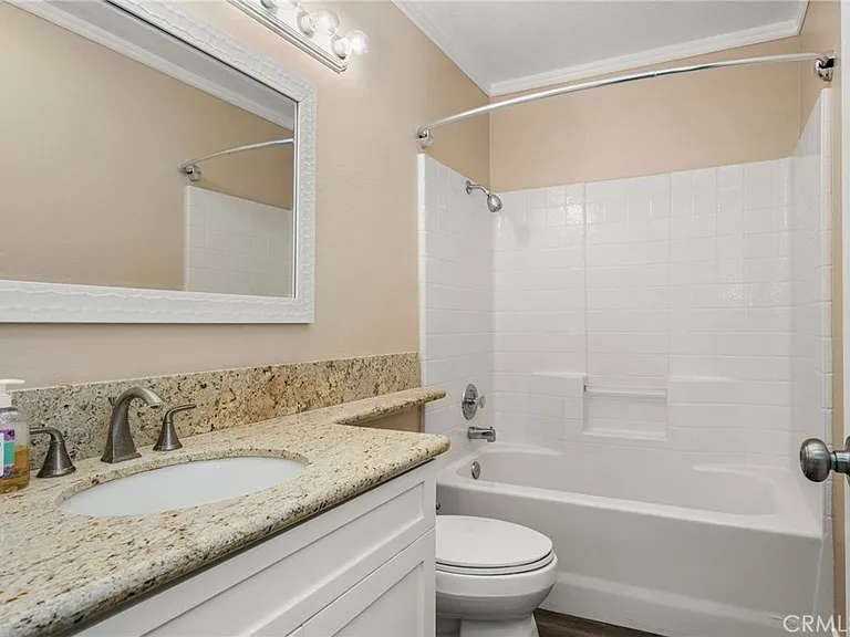 3441 E Berkshire Ct — Photo 39