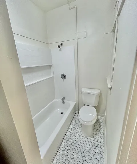 2004 C St #9 — Photo 11