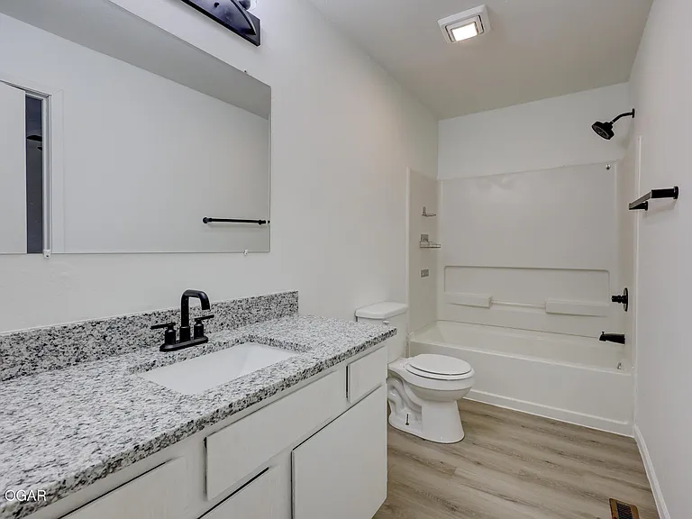 1119 S Saint Louis Ave — Photo 18