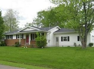215 E Circle View Dr, New Middletown, OH 44442