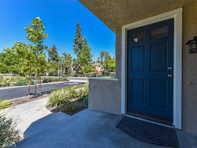 391 Stanford Ct #1 — Photo 31