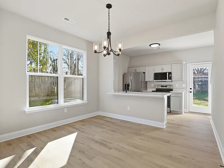 107 Virginia Ave — Photo 12