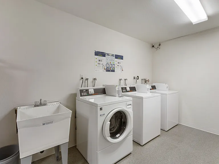 Baycrest Apartments — Photo 51