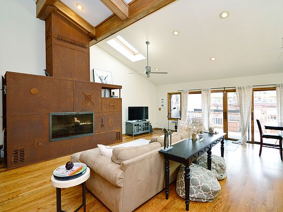 2nd image of 6778 N Northwest Hwy #Penthouse