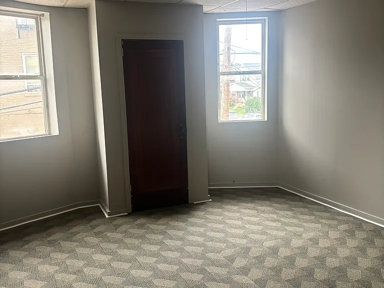 802 Oak St #2 — Photo 4