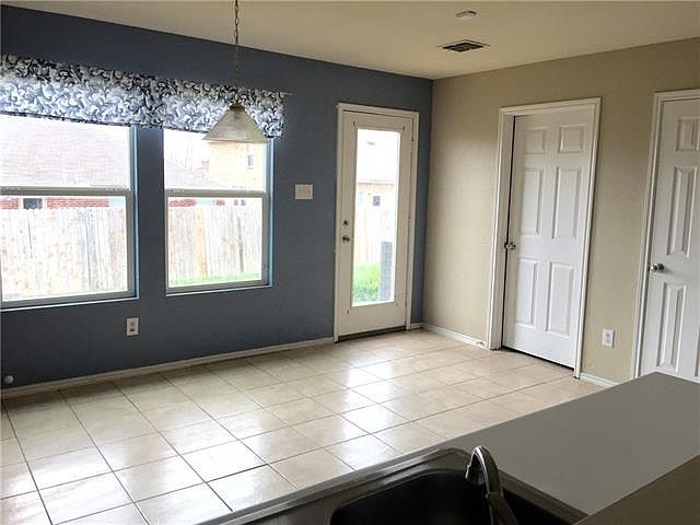 1st image of 800 Moss Glen Trl