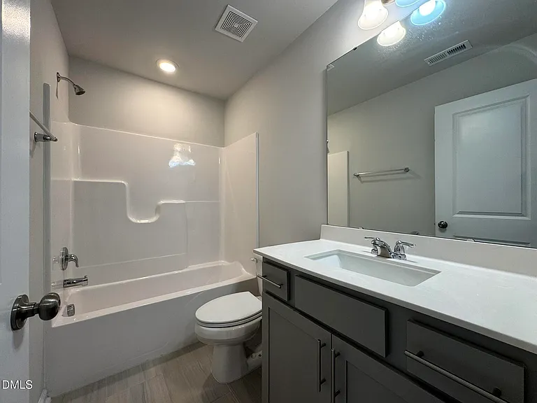 104 Jade Creek Dr — Photo 28