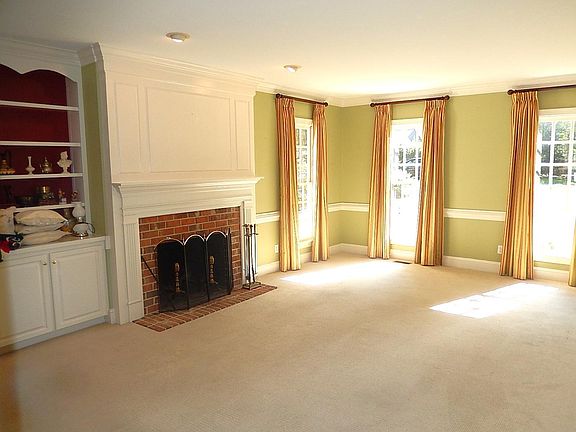 3rd image of 4116 Cricket Ln