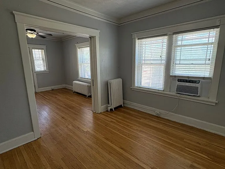 3301 Dewey Ave — Photo 3