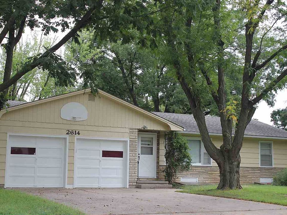 1st image of 2614 Rosewood Ave