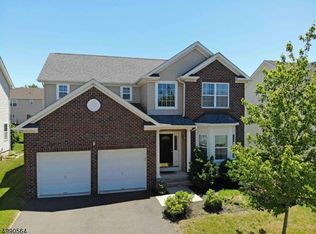 18 Boudinot Ln, Somerset, NJ 08873