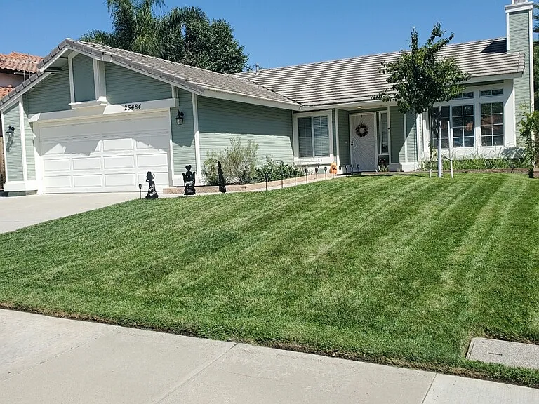 25484 Knollwood Dr — Photo 1
