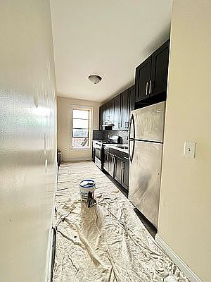 3rd image of 270 Empire Blvd APT 6L