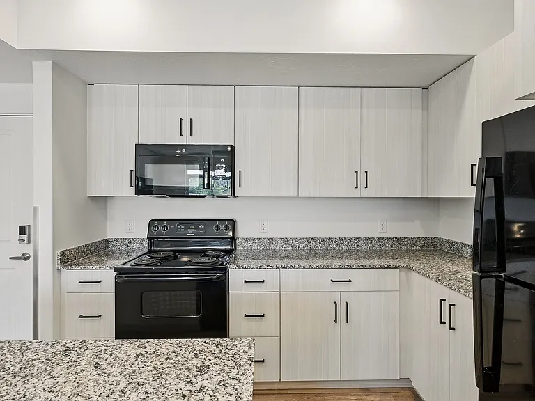 118 N 400 W — Photo 23