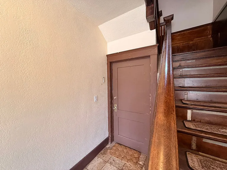 3209 Grim Ave — Photo 2
