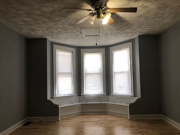 4th image of 227 E 25th St