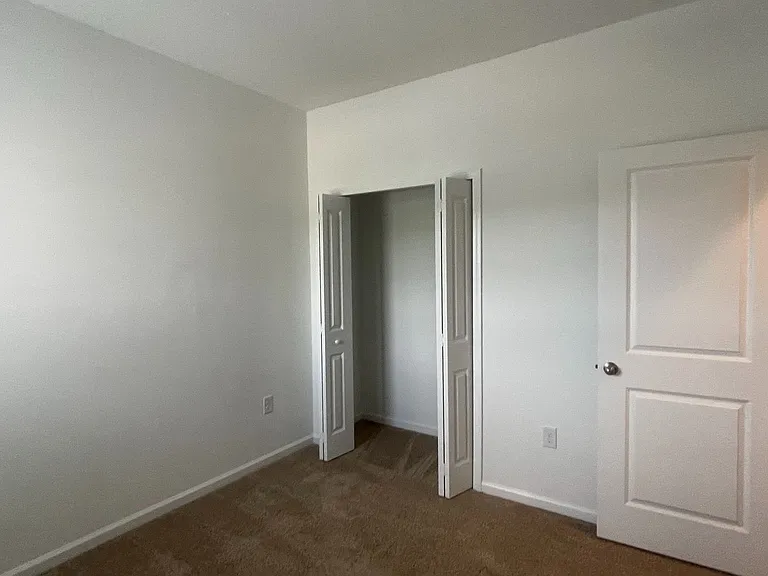 40 Pinebury Ln — Photo 10