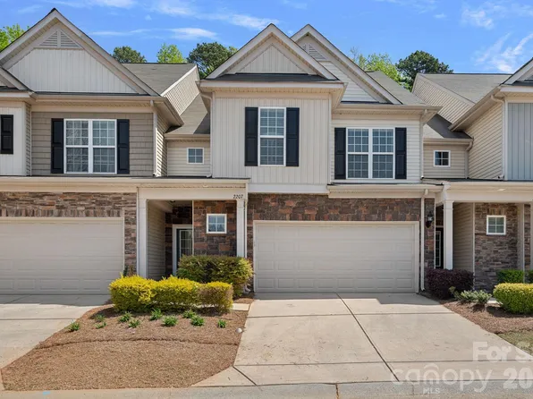 2207 Whitford Ln, Charlotte, NC 28210