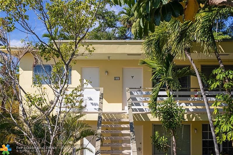 1st image of 1525 SE 15th St APT 21