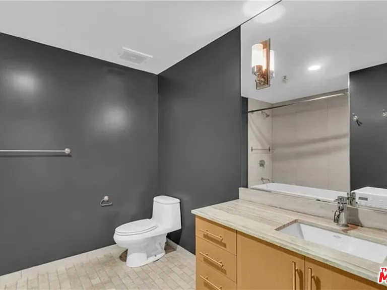 510 S Hewitt St #102 — Photo 6