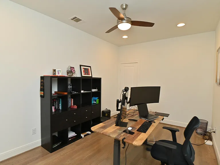 1117 W 16th St #C — Photo 60