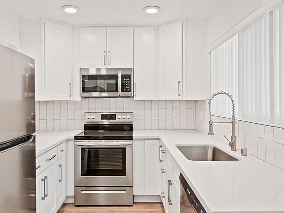 4th image of 560 Bucknell Ave #C