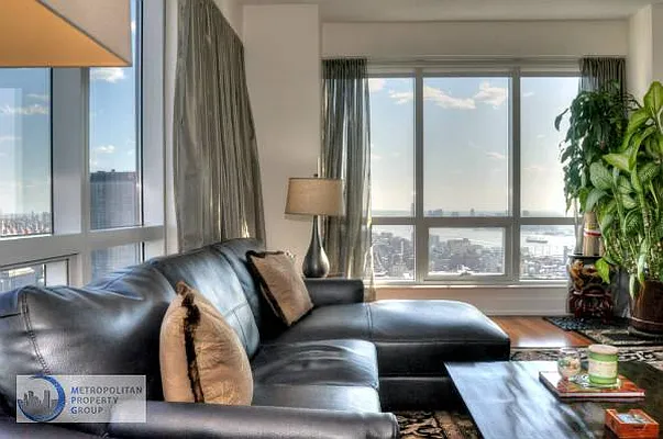 Sold by Metropolitan Property Group | media 2