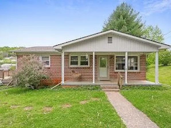 404 Oakley St, Livingston, TN 38570