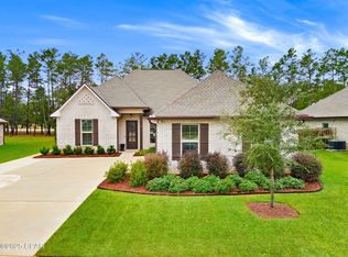 82 Campfire Cv, Freeport, FL 32439